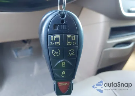 2016 Chrysler Town & Country Touring-L Anniversary Edition from USA, damaged, VIN 2C4RC1CG3GR135681